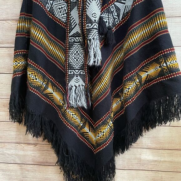 VINTAGE TEJIDOS AZTEC SOUTHWEST PRINT PONCHO  IN BLACK - Picture 3 of 7